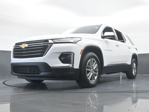 Used 2023 Chevrolet Traverse LT image 59