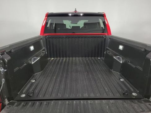 Used 2025 Toyota Tacoma SR5 AWD/4WD image 26