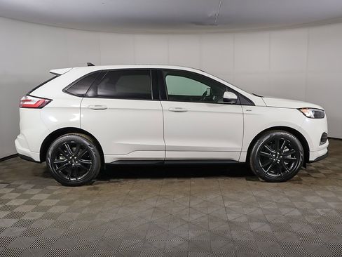 Used 2022 Ford Edge ST-Line image 13