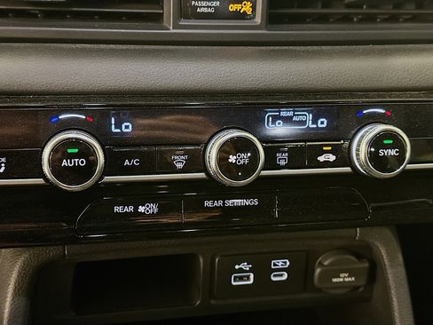 Used 2025 Honda Pilot Sport image 24
