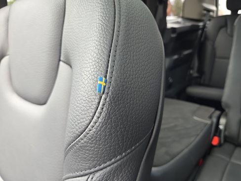 Certified 2023 Volvo XC90 B6 Plus w/ Protection Package Premier image 32