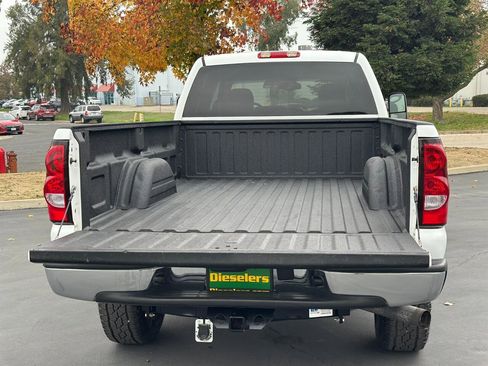 Used 2007 Chevrolet Silverado 2500 LT w/ Heavy-Duty Power Package image 8