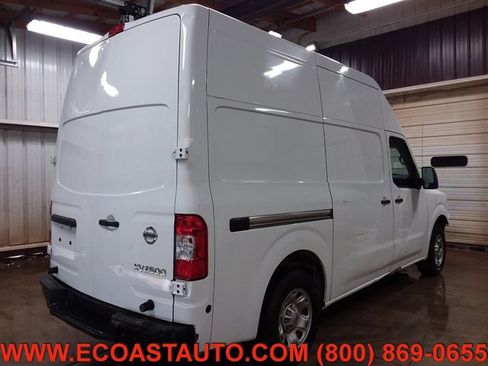 Used 2019 Nissan NV 2500 SV image 2