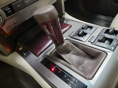 Used 2014 Lexus GX 460 Luxury image 27