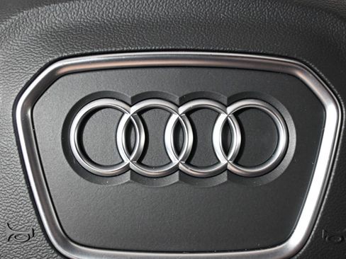 Used 2022 Audi Q7 3.0T Premium Plus AWD/4WD image 32