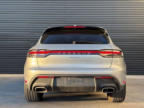 Certified 2025 Porsche Macan image 6