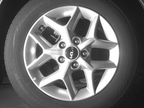 Used 2025 Kia Soul LX w/ LX Technology Package FWD image 26