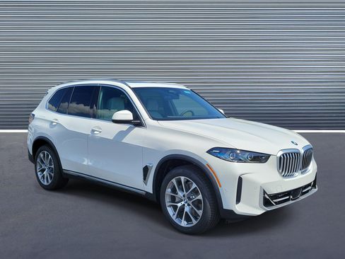 New 2026 BMW X5 xDrive40i w/ Climate Comfort Package AWD/4WD image 2