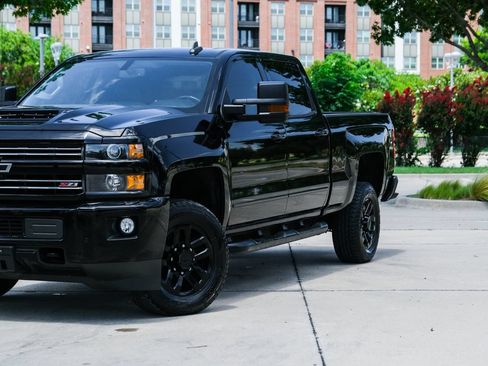 Used 2019 Chevrolet Silverado 2500 LTZ w/ Duramax Plus Package AWD/4WD image 10