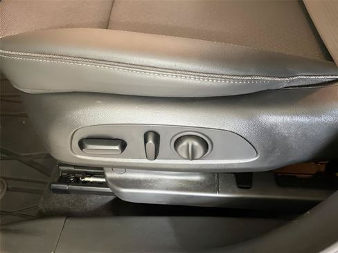 Used 2024 Buick Encore GX Preferred w/ Comfort Package FWD image 8