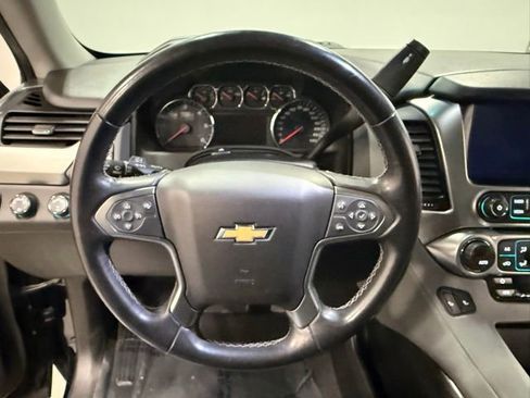 Used 2019 Chevrolet Suburban LT image 21