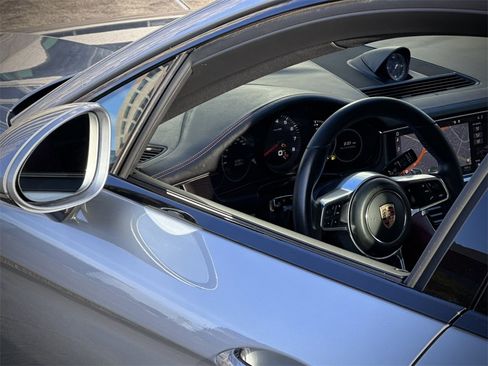 Used 2019 Porsche Panamera 4 image 17