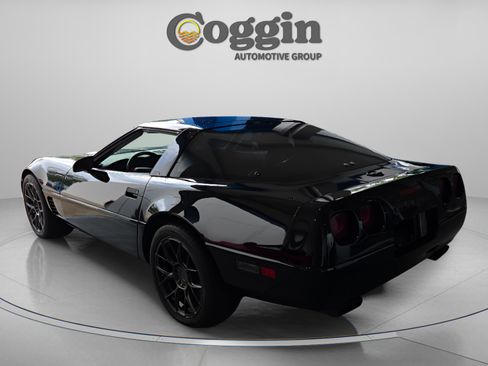Used 1996 Chevrolet Corvette Coupe image 3