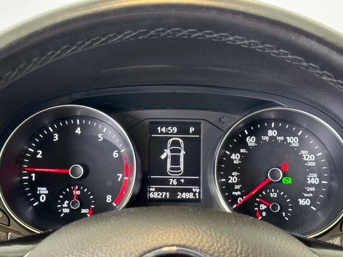 Used 2017 Volkswagen Passat 1.8T R-Line w/ R-Line Lighting Package image 12