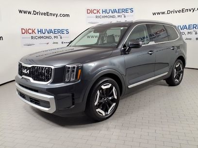 Used 2024 Kia Telluride EX w/ EX Captain's Chair Package