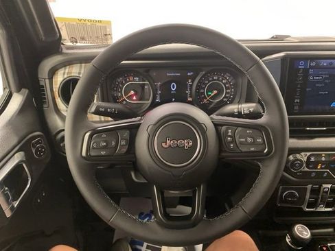 New 2026 Jeep Gladiator Sport AWD/4WD image 16