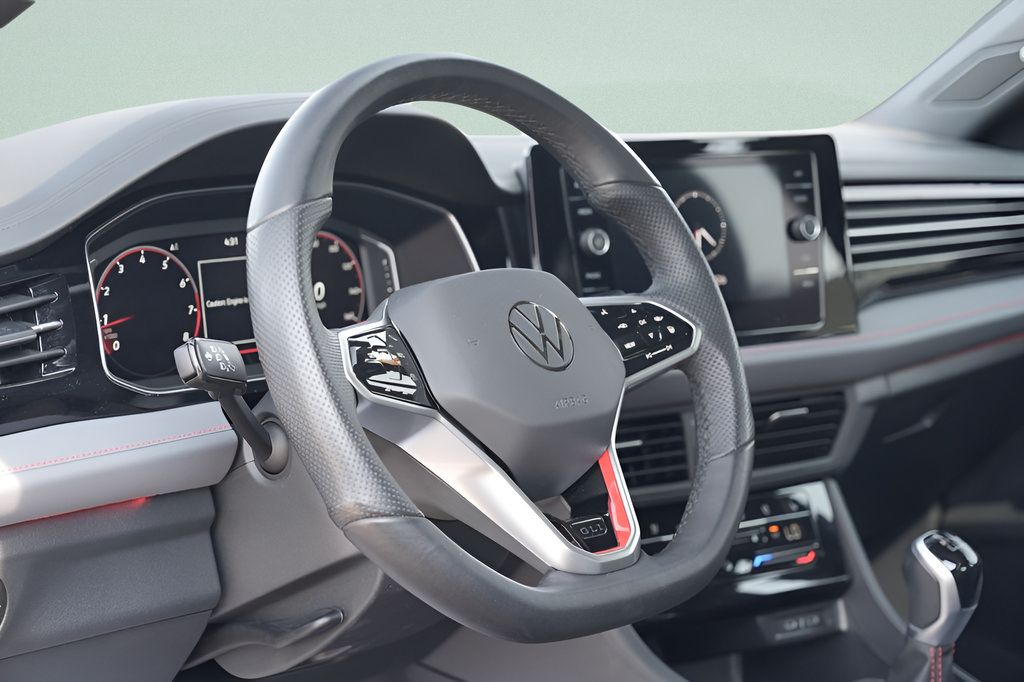 Used 2025 Volkswagen Jetta GLI Autobahn FWD image 25
