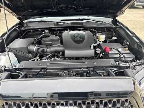 Certified 2022 Toyota Tacoma Limited w/ Nightshade Package AWD/4WD image 34