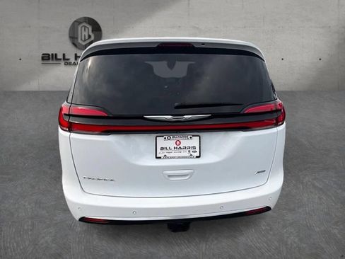 Used 2022 Chrysler Pacifica Pinnacle AWD/4WD image 7