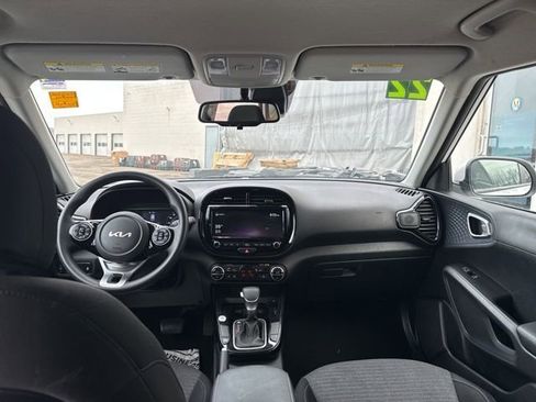 Certified 2022 Kia Soul S image 24