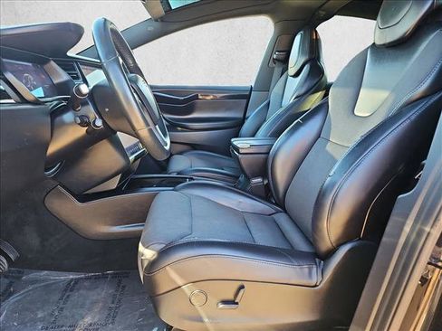 Used 2018 Tesla Model X 75D image 17