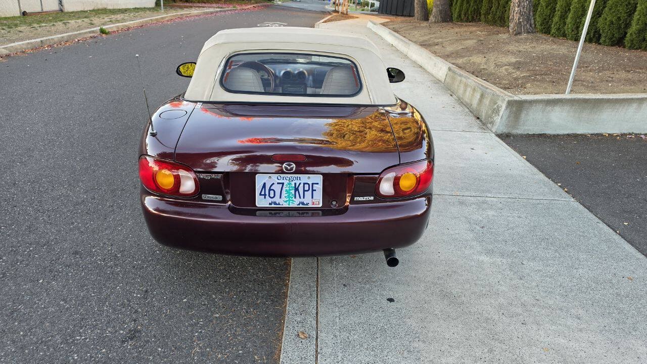 Used 2000 MAZDA MX-5 Miata RWD image 6