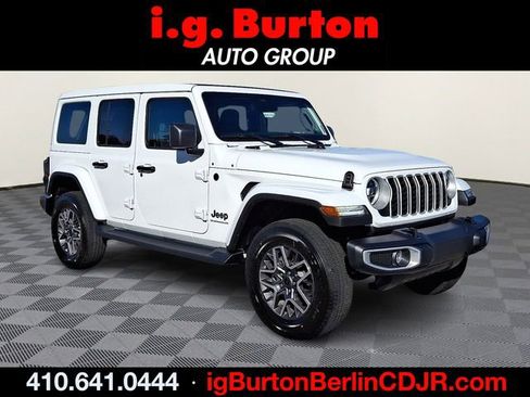 New 2026 Jeep Wrangler Unlimited Sahara AWD/4WD image 1
