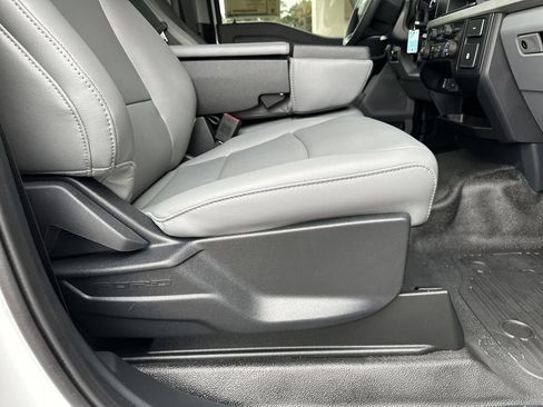 Used 2024 Ford F350 XL w/ XL Chrome Package image 31