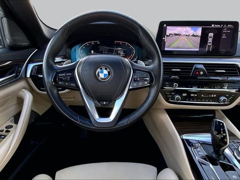 Used 2022 BMW 530i xDrive AWD/4WD image 6