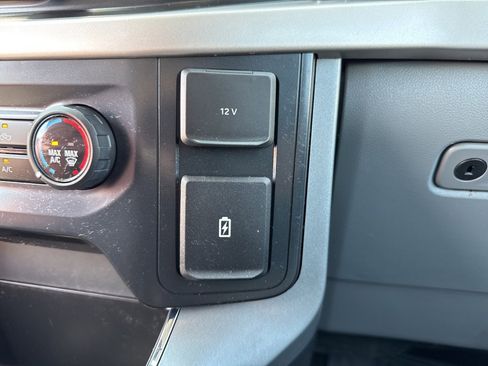 Used 2021 Ford F150 XLT image 44