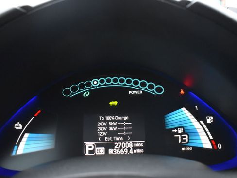 Used 2017 Nissan Leaf SL w/ Premium Package image 14