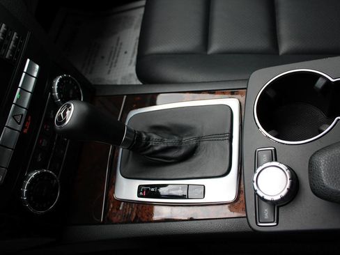 Used 2014 Mercedes-Benz C 300 4MATIC Sedan image 24