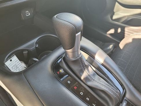 Certified 2025 Honda HR-V LX image 20