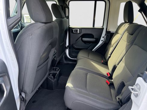 Used 2019 Jeep Wrangler Unlimited Sport S image 11