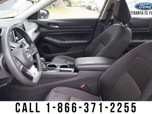 Used 2024 Nissan Altima 2.5 SV image 10