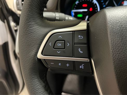 New 2026 Toyota Sienna XLE FWD image 19