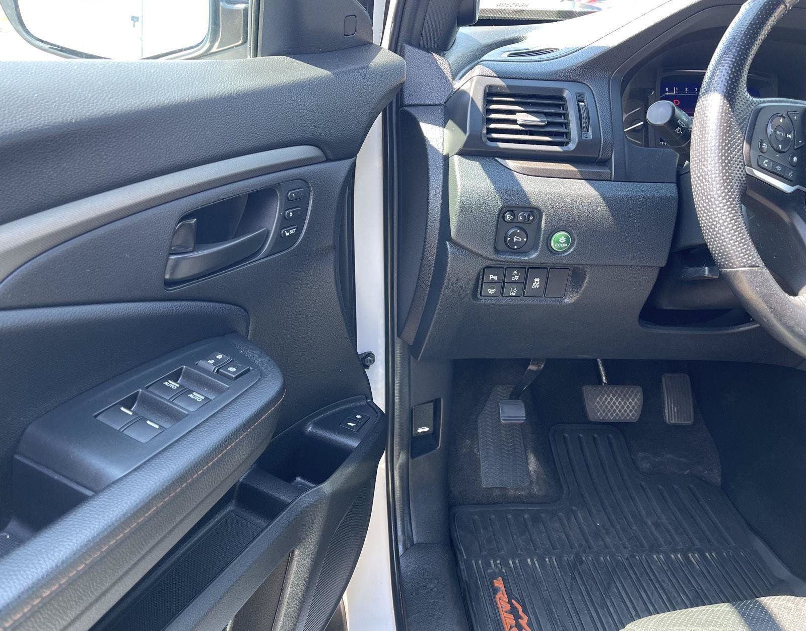 Used 2023 Honda Passport TrailSport image 2
