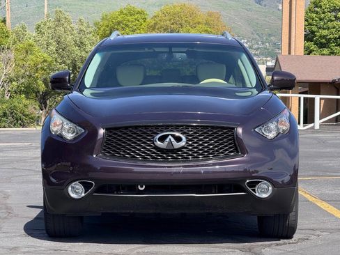 Used 2017 INFINITI QX70 AWD w/ Premium Package image 2