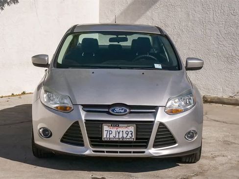Used 2012 Ford Focus SE image 2