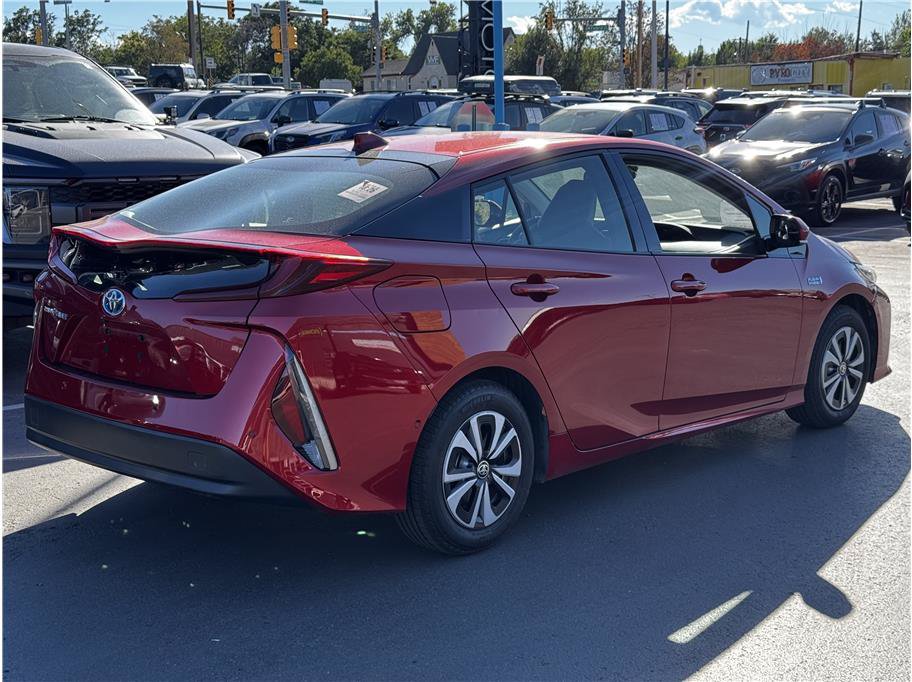 Used 2017 Toyota Prius Prime Advanced FWD image 3