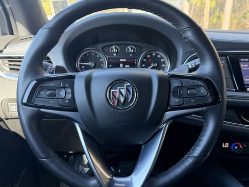 Used 2023 Buick Enclave Essence image 33