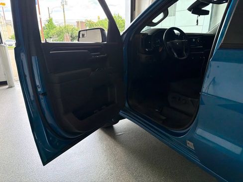 Used 2023 Chevrolet Silverado 1500 LT Trail Boss AWD/4WD image 5