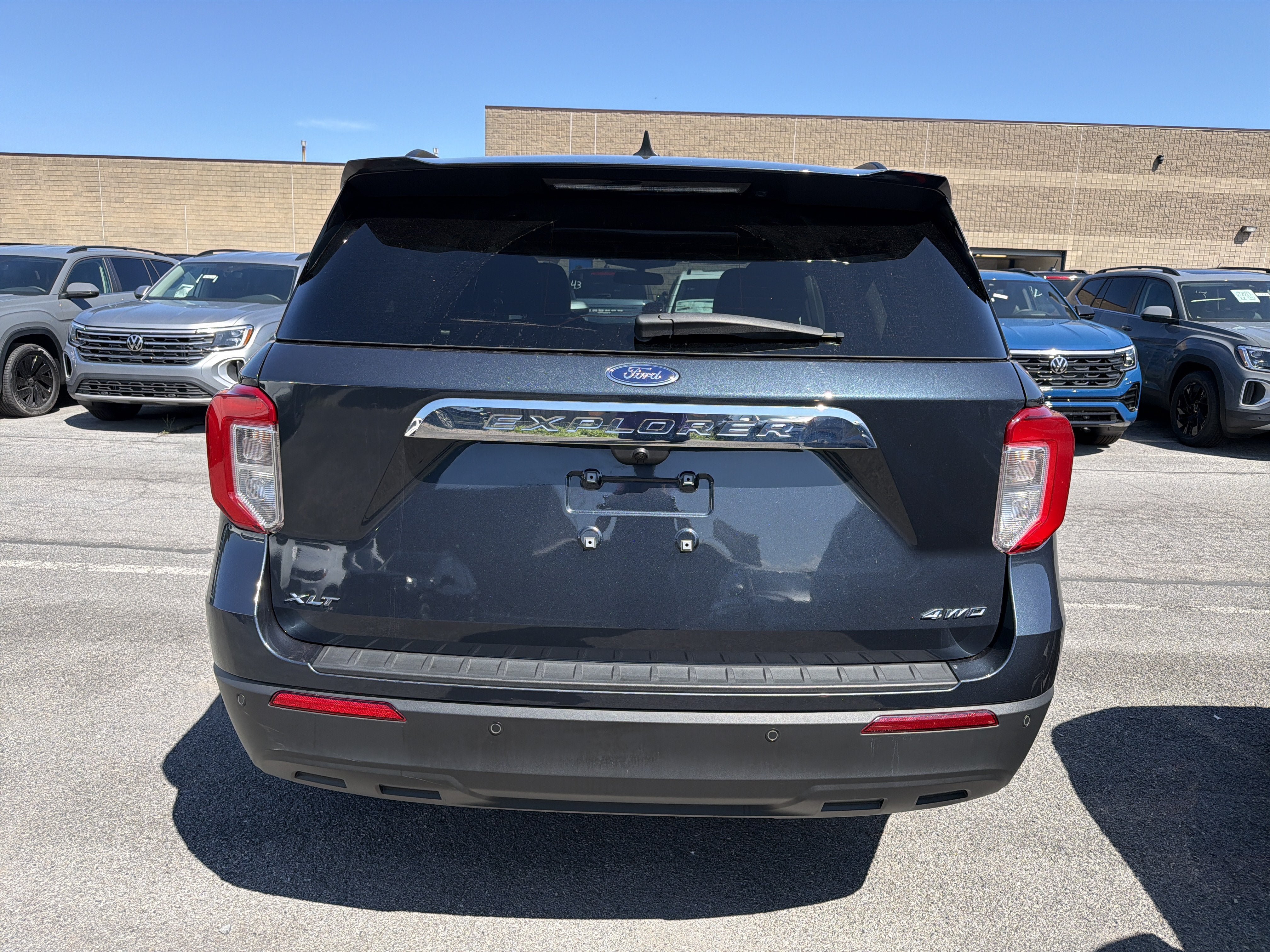 Used 2023 Ford Explorer XLT AWD/4WD image 6