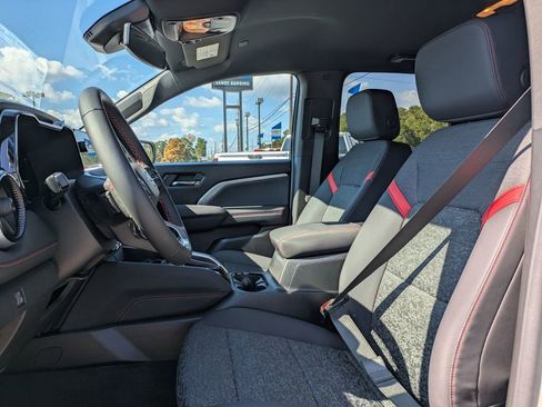 New 2025 Chevrolet Colorado Z71 image 14