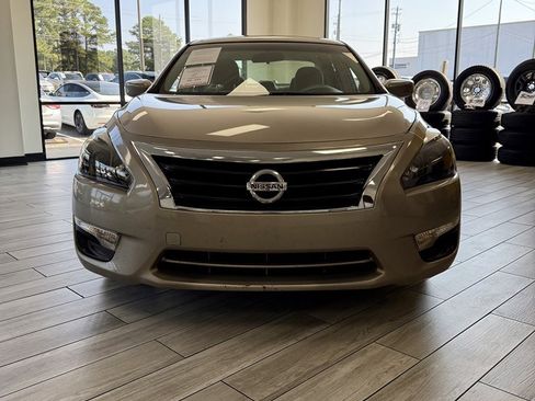 Used 2013 Nissan Altima 2.5 S image 2