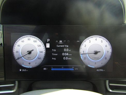 Used 2024 Hyundai Elantra SEL w/ Convenience Package FWD image 16