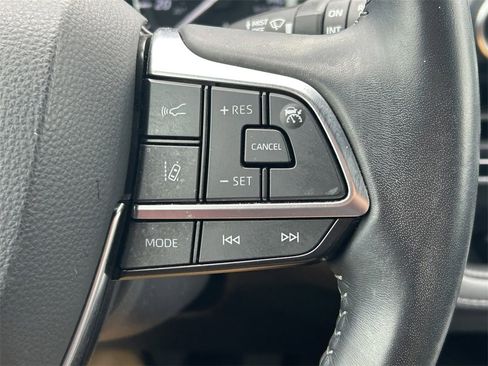 Used 2021 Toyota Highlander XSE image 42