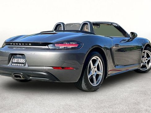 Used 2017 Porsche 718 Boxster RWD image 2