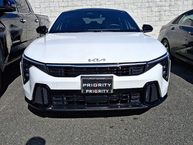 Used 2025 Kia K4 GT-Line w/ GT-Line Premium Package FWD image 2