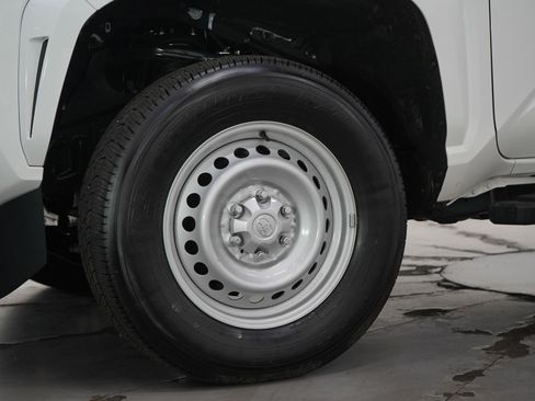 Certified 2025 Toyota Tacoma SR image 31